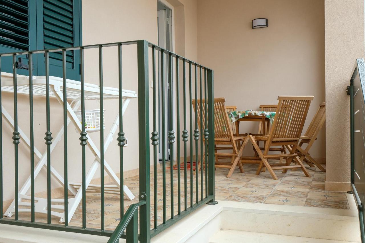 Villa Borghetto Del Salento Uggiano La Chiesa Esterno foto